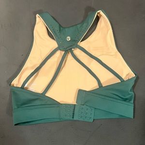 *** NWOT - Buffbunny Lit Laser Avo green sports bra- size small ***